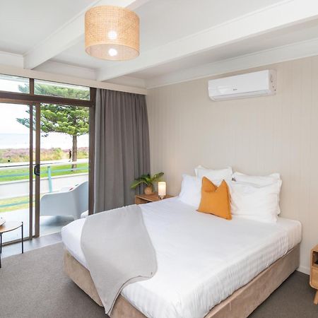 Whispering Sands Beachfront Motel Gisborne Exteriér fotografie