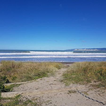 Whispering Sands Beachfront Motel Gisborne Exteriér fotografie