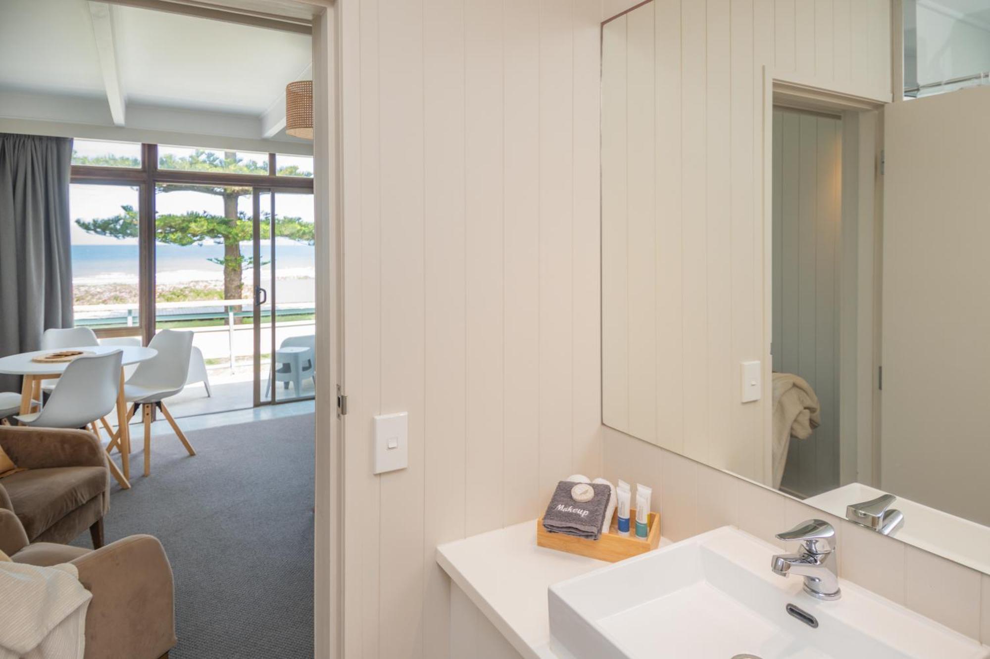 Whispering Sands Beachfront Motel Gisborne Exteriér fotografie