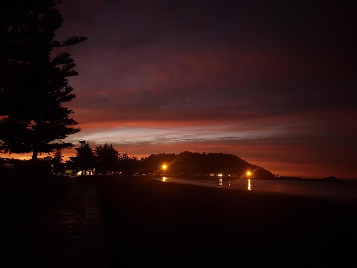 Whispering Sands Beachfront Motel Gisborne Exteriér fotografie